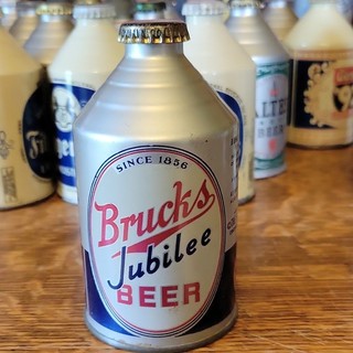 #1 NM Bruck's Jubilee Beer Cone Top Crowntainer w/cap. 192(23). Bruckman Ohio