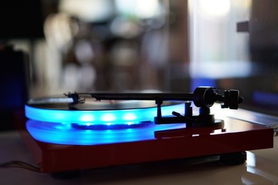 Pro-ject Debut Carbon DC Turntable Vinyl Record Player with Custom LED