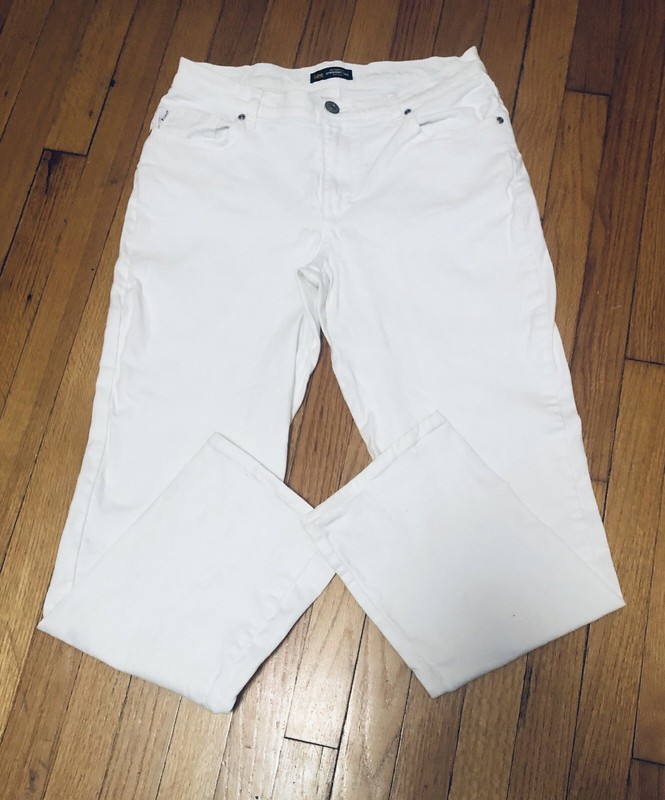 EUC Women LEE Relaxed Fit Straight Leg Mid Rise Stretch White Pants Size 30x30