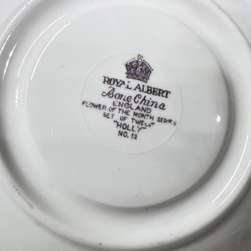 Royal Albert Fiore del Mese #12 Piattino Tazza "Holly" Dipinto A Mano - Foto 12 di 12