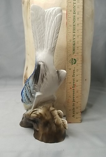 Escultura de pájaro salvaje de 8" de altura con extremidades de árbol azul Jay en árbol hecha en Japón - Imagen 5 de 7