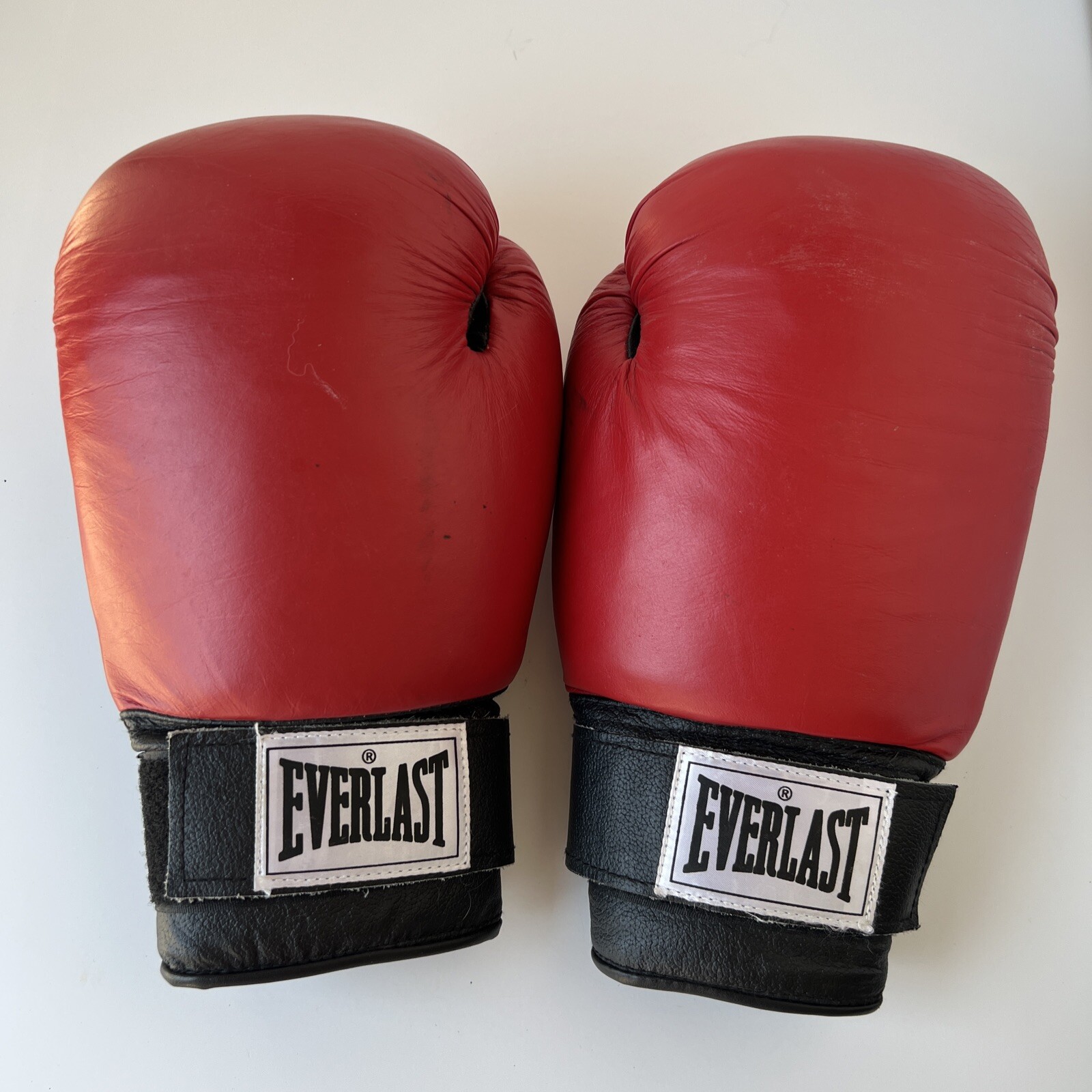 Everlast 14 oz Leather Boxing Gloves 2084 PreOwned Red and Black eBay
