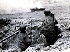 WWII Photo, Bazooka, Battle of the Bulge, WW2 World War Two US Army /  BOB044