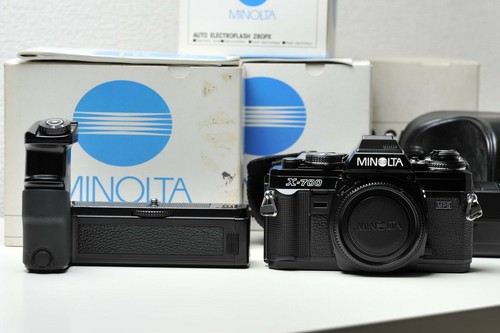 Minolta New X-700 SLR Black Full Set for "Collection" w/Motor Drive, Flash, Case - Picture 4 of 12