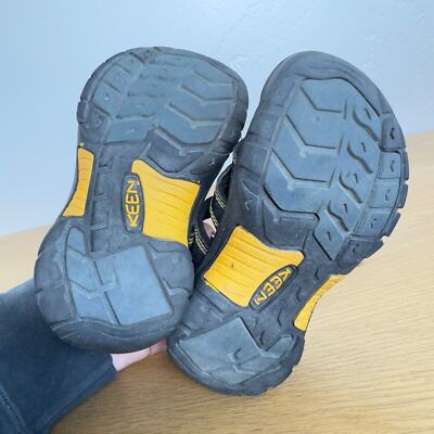 Keen Black with Yellow Outdoor Closed-Toe Sandals Keen Outdoor Hiking Waterproof Closed Toe Sandals US Women 8  main image 2