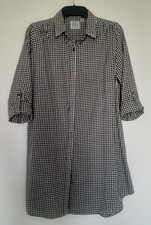 UNIQLO WOMEN'S BLACK CHECK LONG-LINE / ROLL-TAB SLEEVE SHIRT / DRESS -  SIZE 10