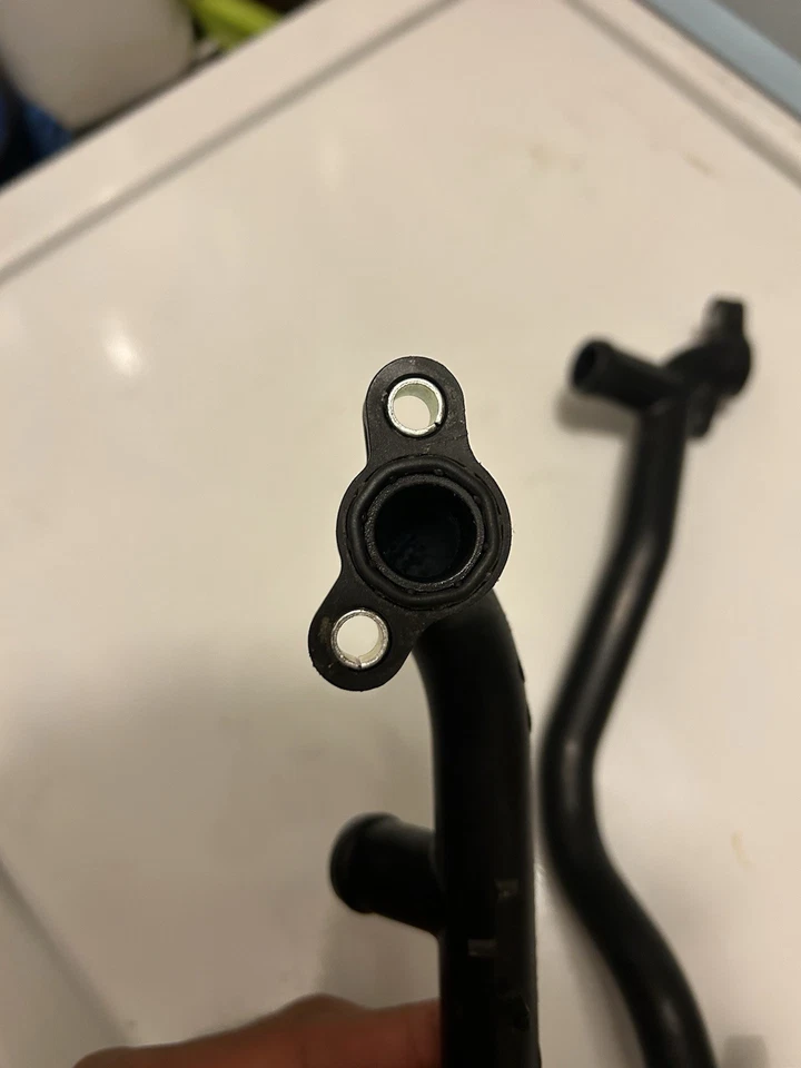 2011 Audi A6 3.0t Upper Water Coolant Pipes, 06e 121 083 - Image 3 of 4