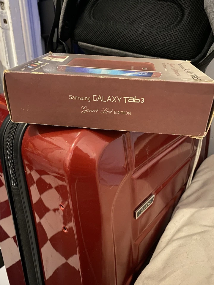 Samsung Galaxy Tab 3 — гранатово-красное издание — 8 Гб — Wi-Fi — (7,0) - Изображение 2 из 4