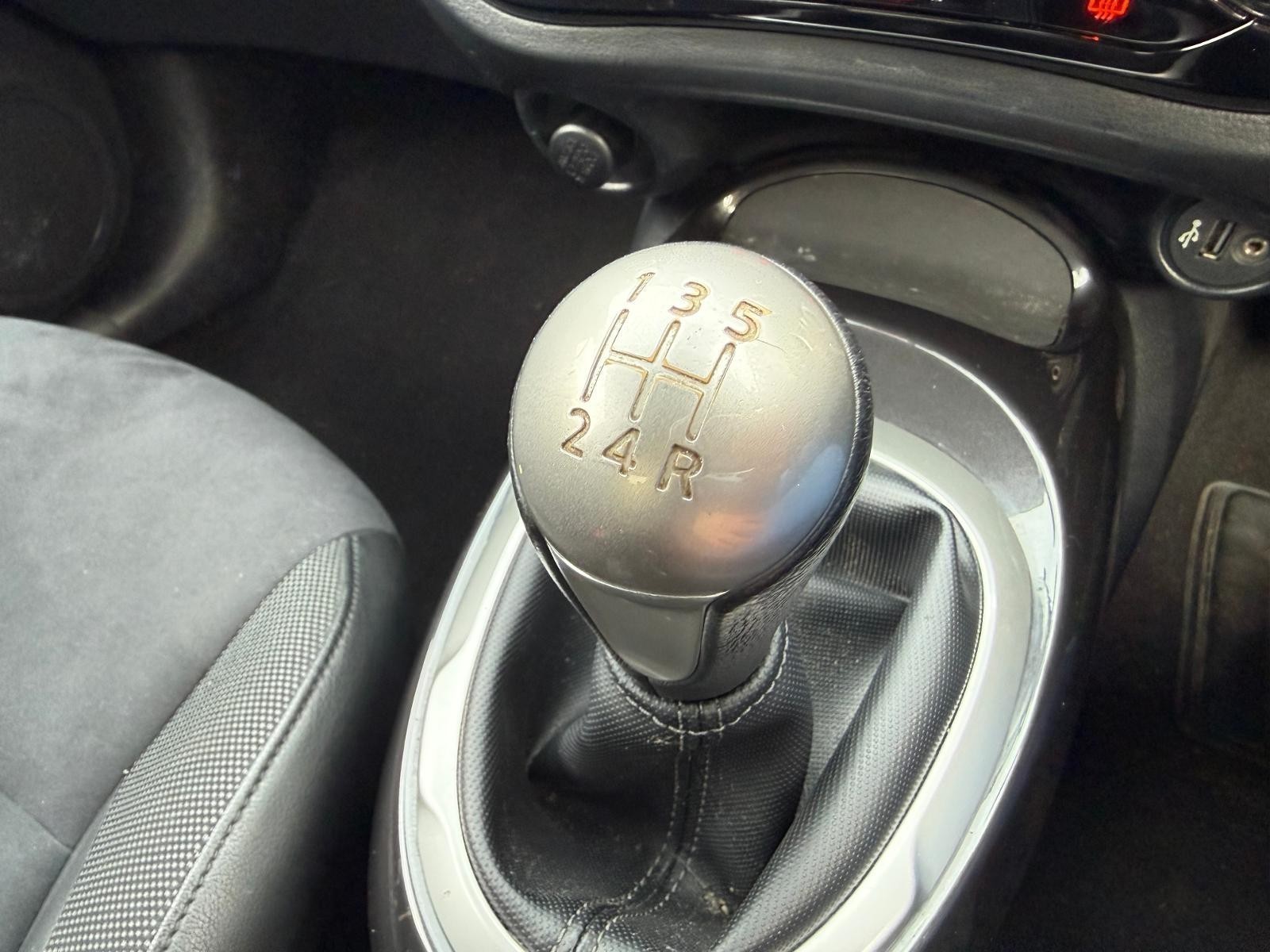 2019 Nissan Juke, photograph 16