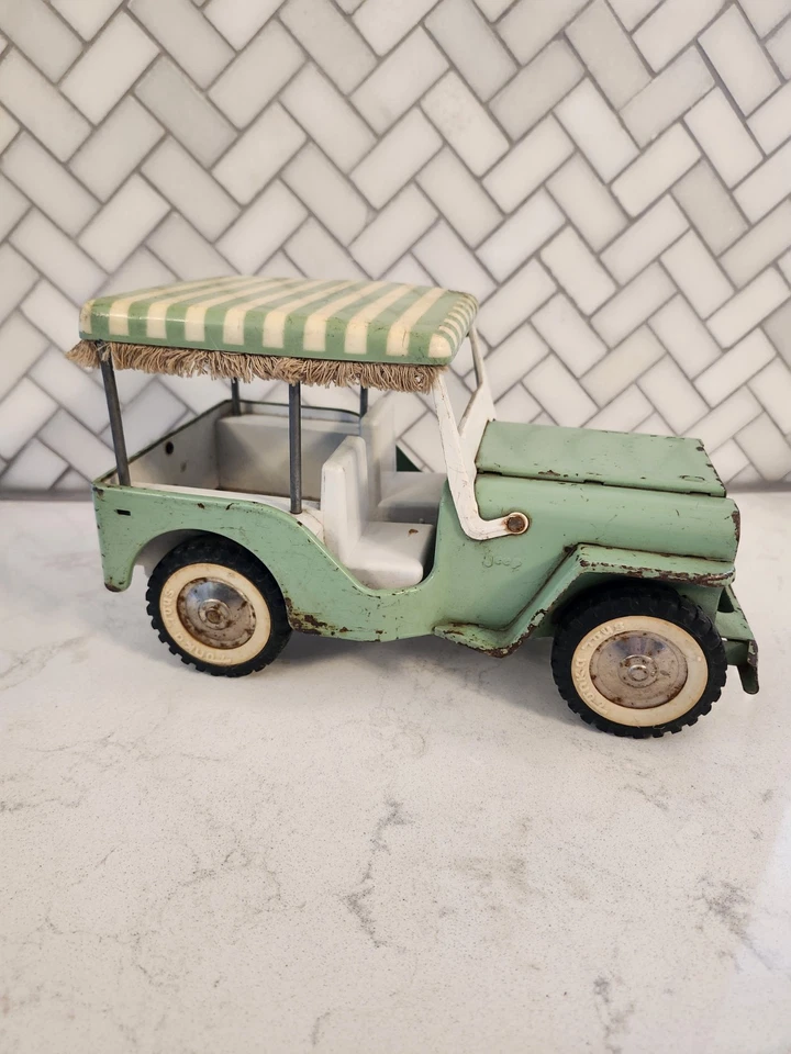 Camión Tonka 1963 vintage raro jeeps Jeep Surrey con cubierta solar Foto 2 de 4