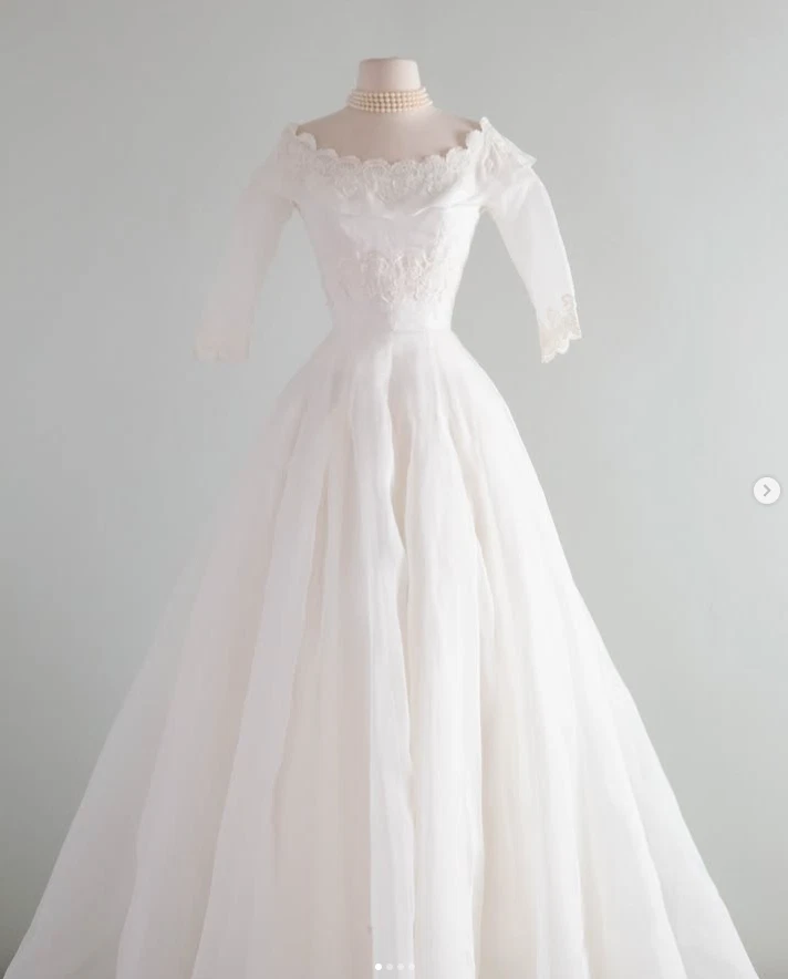 Vintage Wedding Dresses Elegant 1950s Lace Off Shoulder Retro Ivory Bridal Gowns - Image 2 of 4