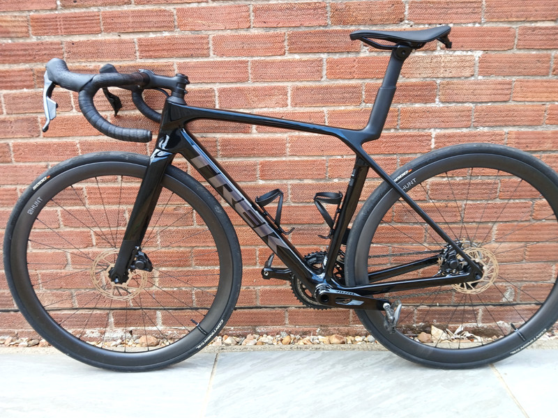 2026 Trek Madone SL 6 AXS Gen 8 - Medium - Upgraded Wheels