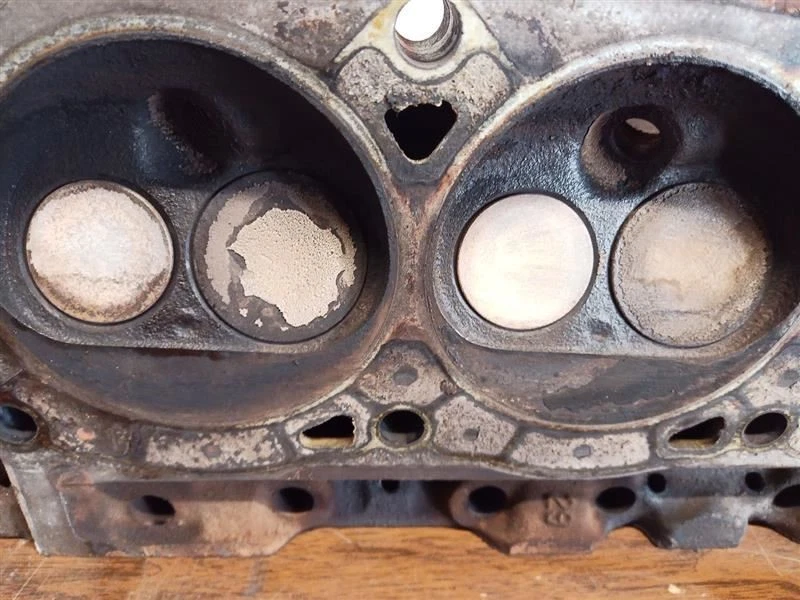 Culata 8-351W 5,8L 83-91 CROWN VICTORIA 8074528 Foto 2 de 4