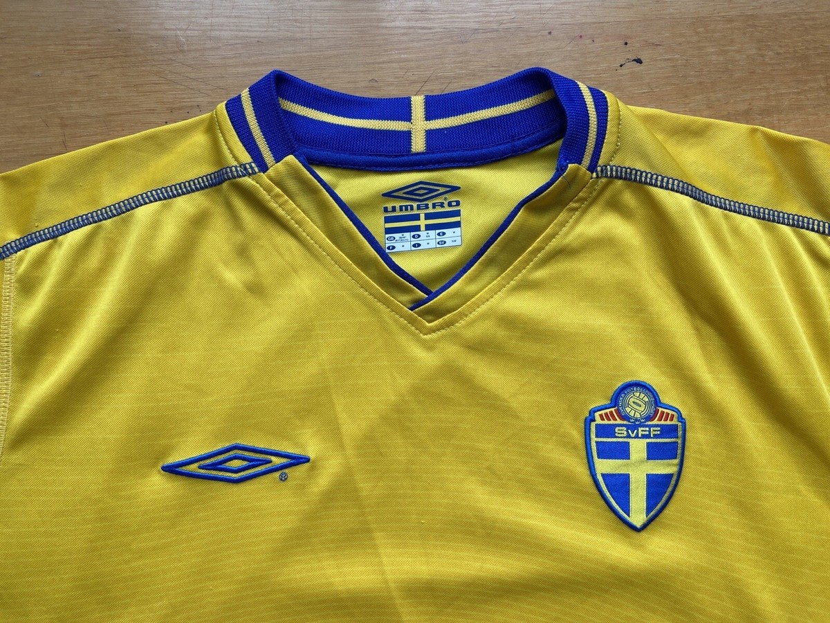 ウェア 00s umbro Sweden national team uniform s-l400.jpg