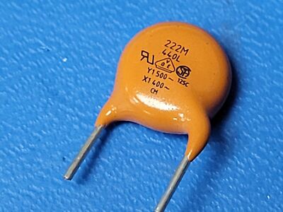 (10 PCS) 440LD22-R VISHAY Safety Cap 2200pF Y5U 20% X1, 400Vac/Y1,500Vac ROHS