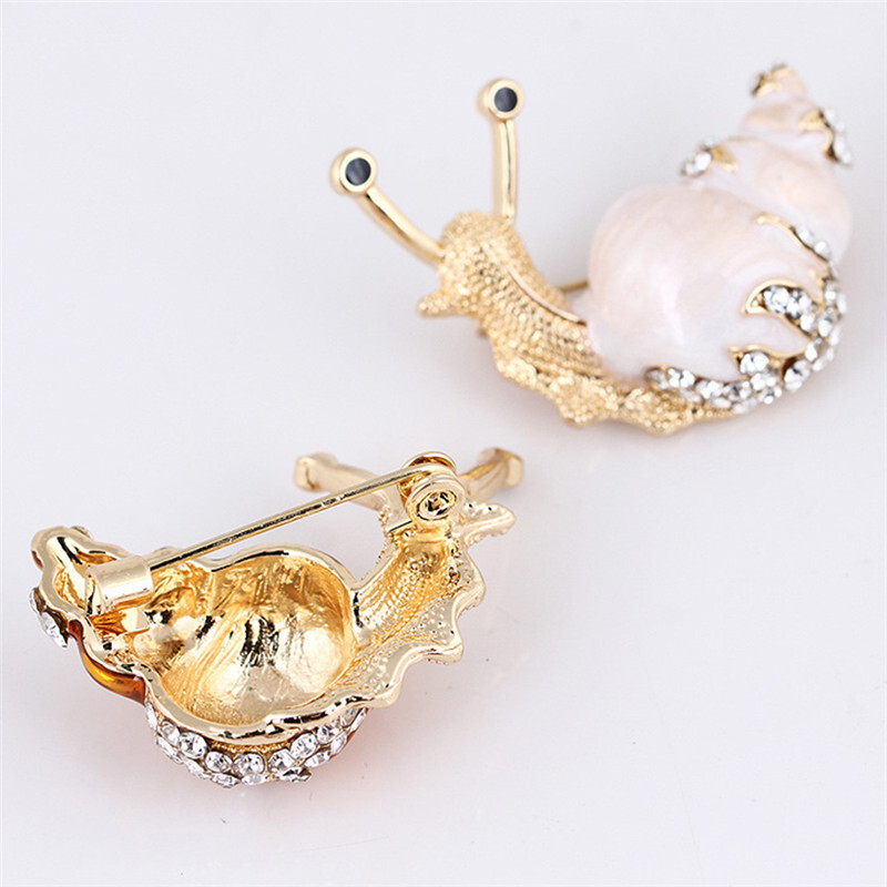 Silver Tone High-Heel Shoe Brooch Pin With Red Rhinestones - Elegant Ladies Fashion Accessory