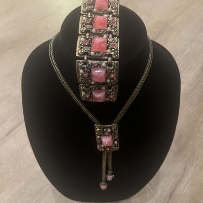 vintage Gold, Pink , And White Pearl Lariat necklace 13  and bracelet set