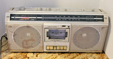 REALISTIC/RADIOSHACK SCR-10 BOOMBOX CASSETTE PLAYER AM FM TESTED GHETTO BLASTER