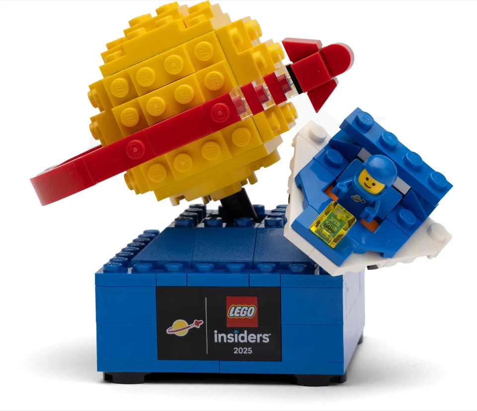 NEW LEGO 6607199 Retro Space Explorer Lego Insiders 2025 Reward  Sealed Box - Image 2 of 4