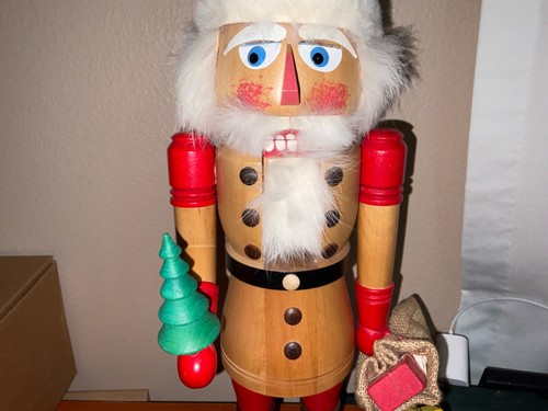 Nutcracker Erzgebirge Volkskunst Seiffen Germany 16” Wood Santa Signed Numbered - Picture 3 of 16