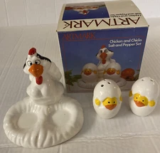 Vintage 1980s Artmark Chicken Rooster w Chicks Egg Salt & Pepper Shakers in BOX