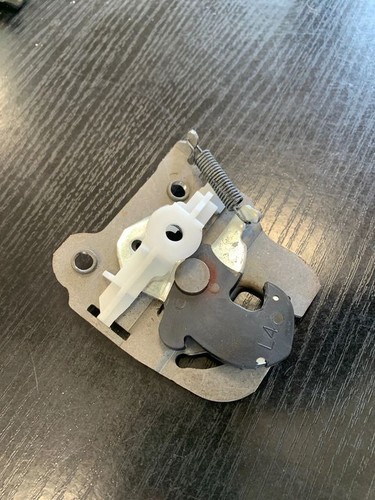 BMW 3 E90 E91 2011 Schloss Entriegelung Rücksitzlehne Rückenlehne GSD37484