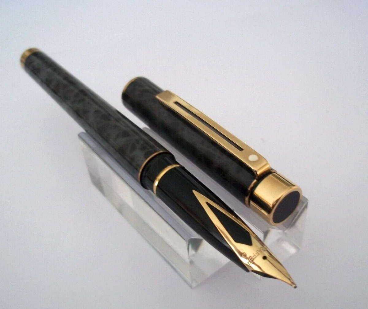 SHEAFFER Targa 万年筆 Prestige Fountain Pen Sheaffer Targa in Lacquer with 18 Carat Gold