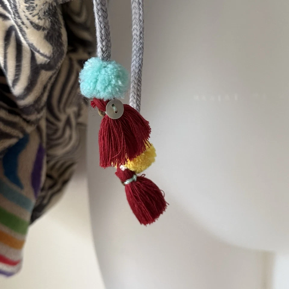 Bolso de viaje Johnny Was polar imitación piel de oveja forrado bordado cebra piscina preppy Foto 2 de 4