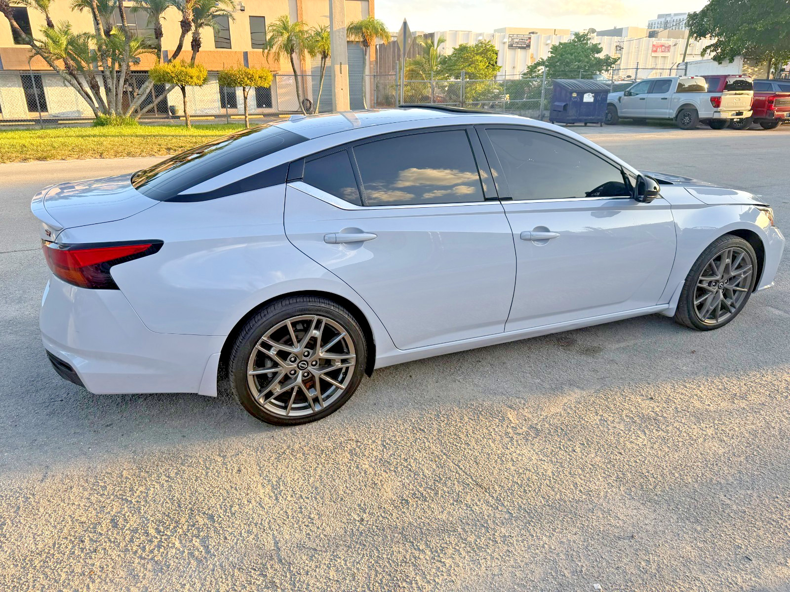 Nissan Altima - Image 18