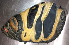 Easton Stealth YSS-218 Catcher  s Mitt Youth 31.5  Leather Baseball Softball