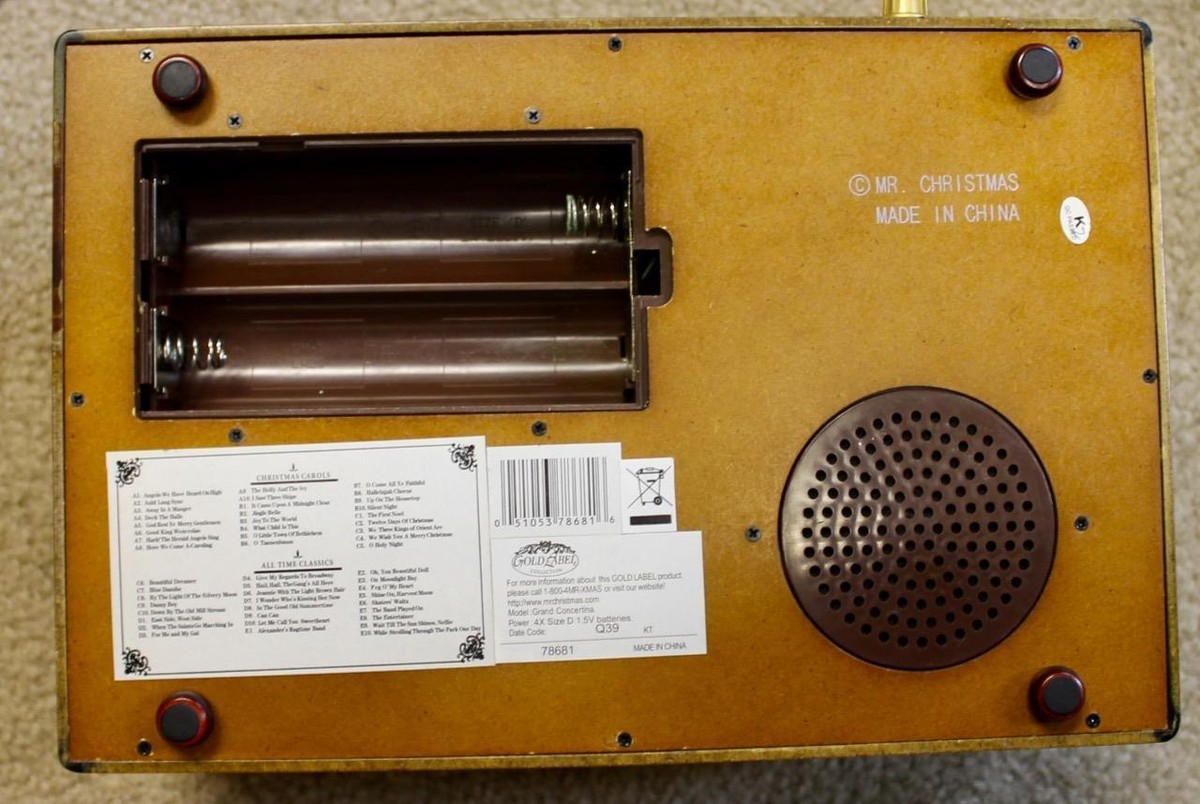 2007 Mr. Christmas Gold Label Grand Concertina 50 Songs using 4 'D