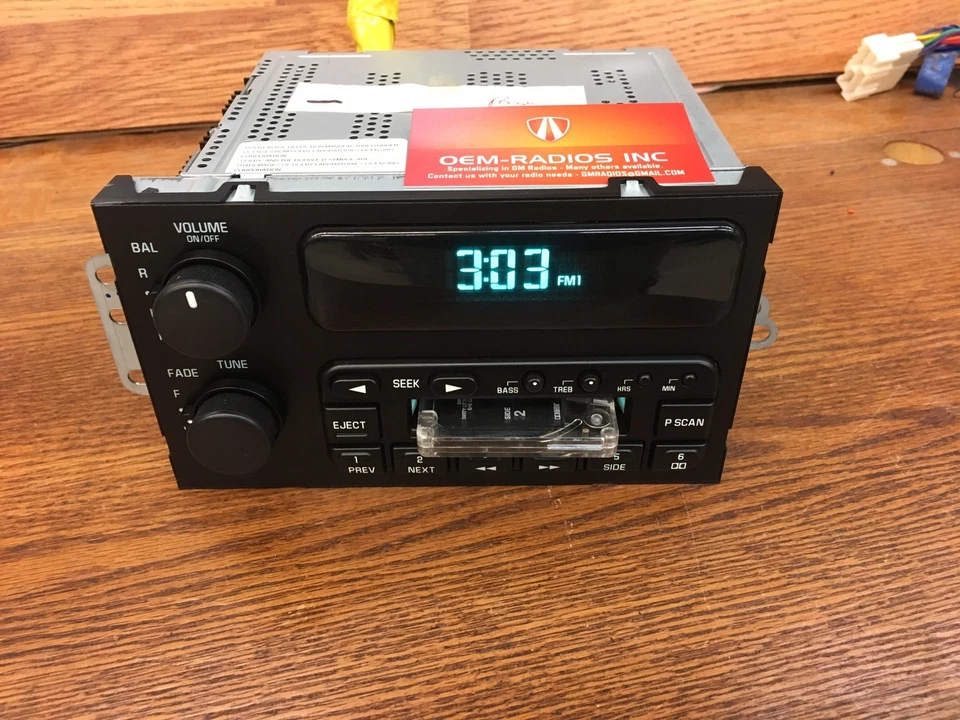 OEM 1995-2002 Buick Century RoadMaster Regal Riviera Cassette Tape Radio Mint - Image 2 of 4