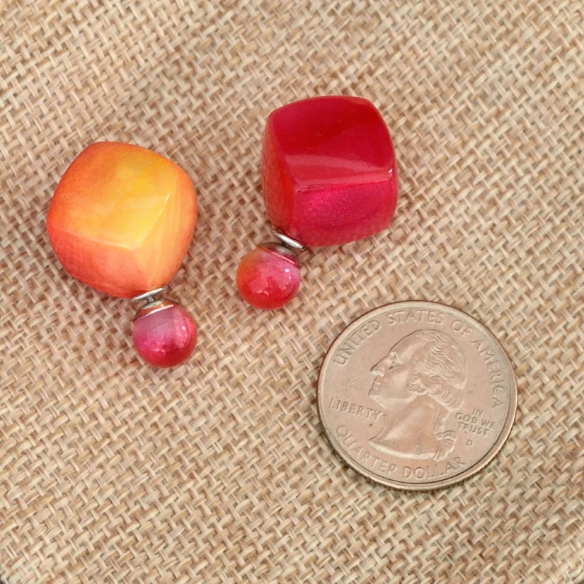 Pendientes cuadrados de perlas de imitación multicolores de doble cara de moda Foto 3 de 4