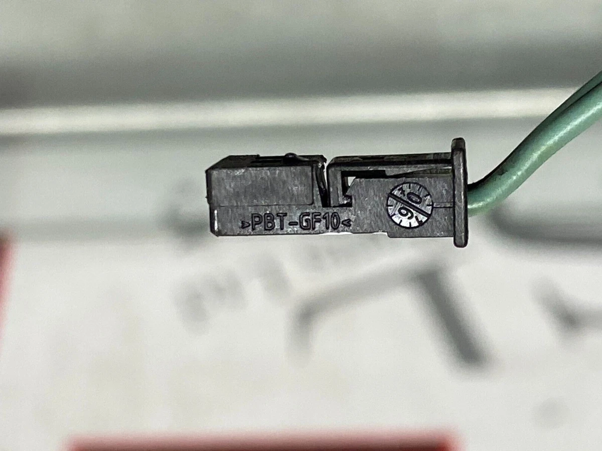 AS) GENUINE MERCEDES BENZ WIRING LOOM PLUG CONNECTOR A0305452828 1 