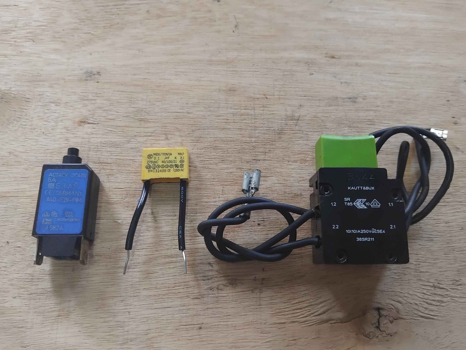 RICAMBIO ELETTROSEGA OLEO-MAC OM 15 17 19 E "Interruttore condensatore kit"
