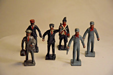 LINCOLN LOGS 6PCS LEAD TOY METAL CITY PEOPLE TRAIN PORTER SERVICE MAN 1930s
