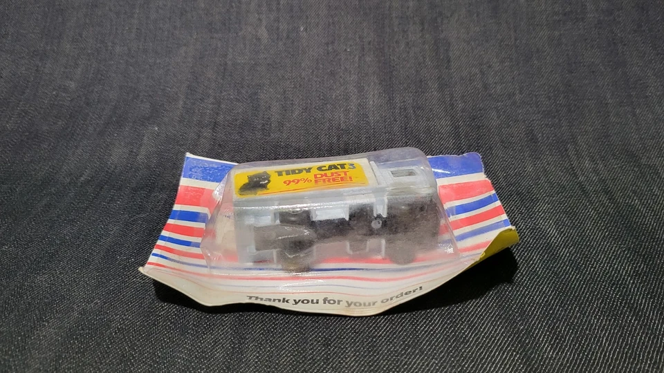 1981 Matchbox Tidy Cats Litter Volvo Delivery Truck Mail-In Promotion 1:90 Scale - Image 2 of 4