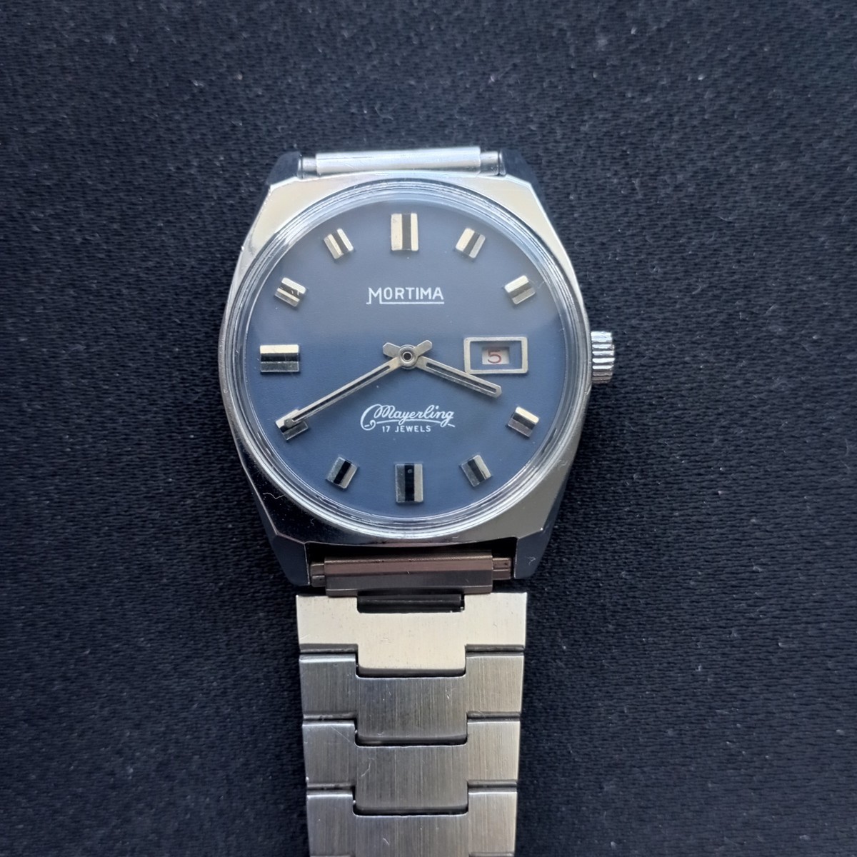 Rare vintage Mortima “Mayerling” 17 jewels mechanical mens watch