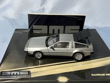 Minichamps De Lorean DMC 12 (1981-1982) with pin badge 1/43