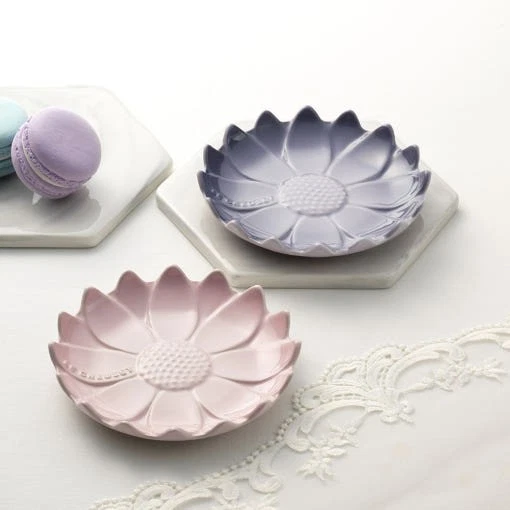 Le Creuset - Shell Pink - Sunflower Flower Spoon Rest Spoon Holder NIB - Imagen 3 de 4