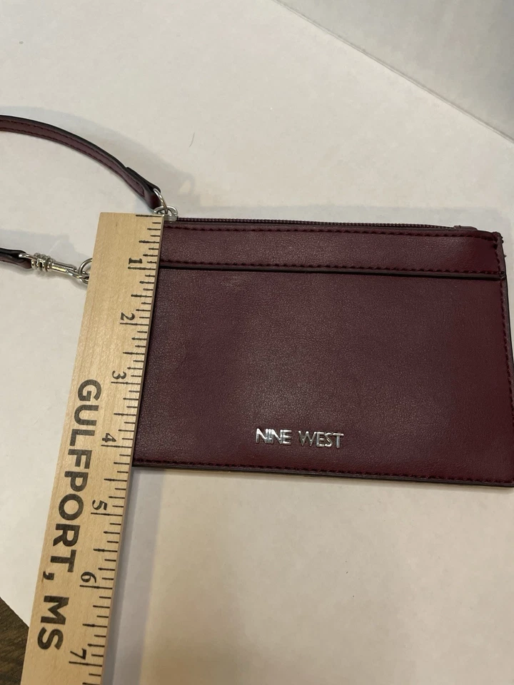 Nine West Borgoña Cierre con Cremallera Cambiar Cartera Muñequera Foto 4 de 4
