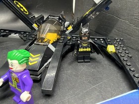 LEGO DC Super Heroes 6863 Batwing Battle Over Gotham City Retired