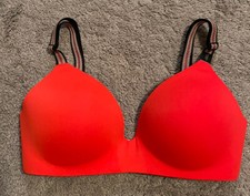 Victoria's Secret T-shirt Lightly Lined Wireless Bra 32D Red