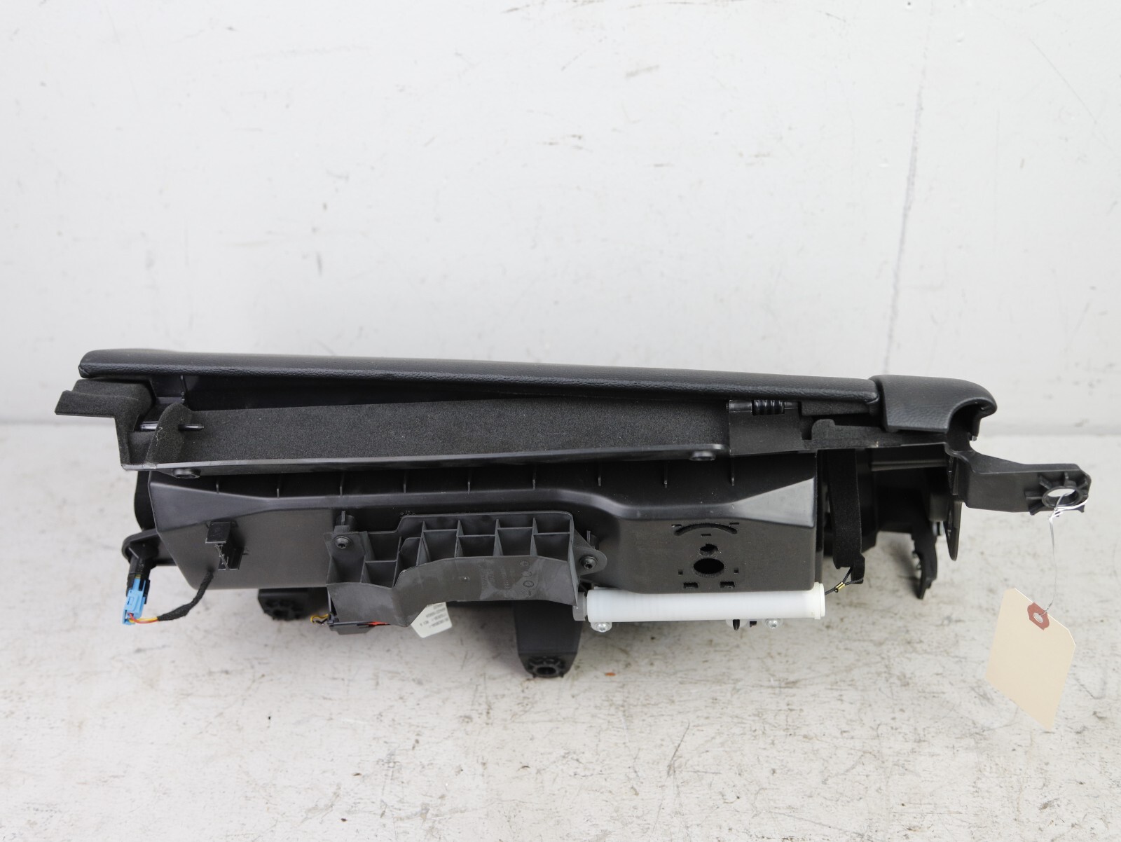 2014 - 2020 MASERATI GHIBLI DASH DASHBOARD GLOVE BOX STORAGE COMPARTMENT OEM 52K