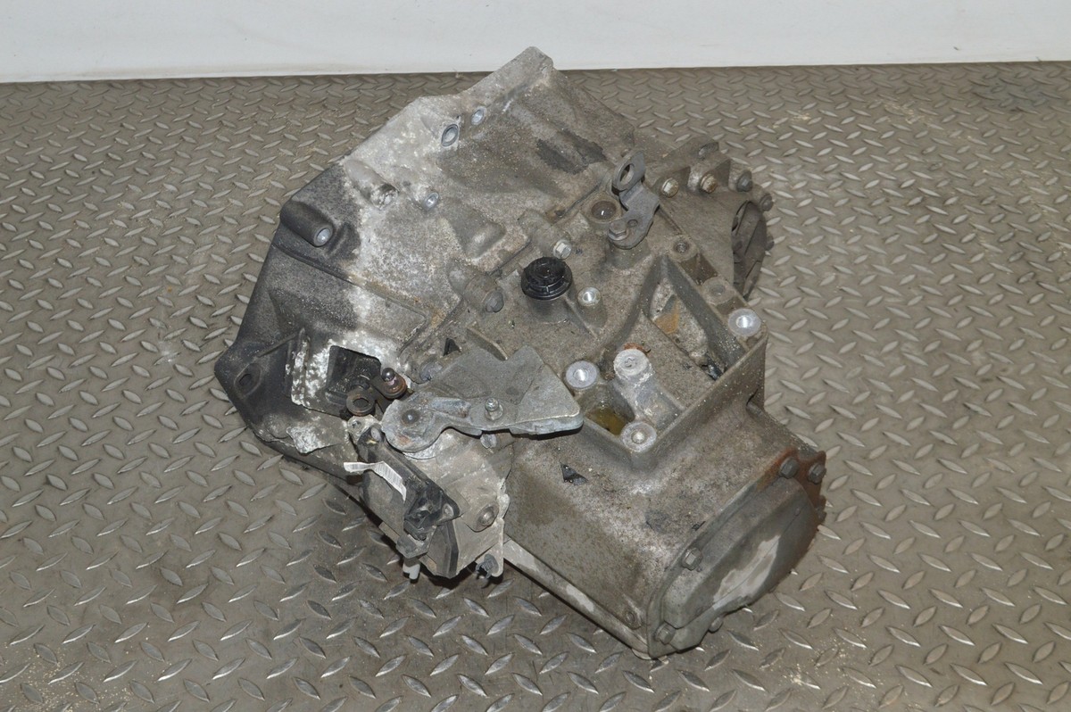 PEUGEOT 3008 1.6 HDi 2015 RHD Manual Gearbox Transmission  