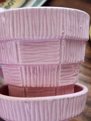 VINTAGE MCCOY BASKETWEAVE DESIGN 5" TALL PLANTER IN PINK COLOR