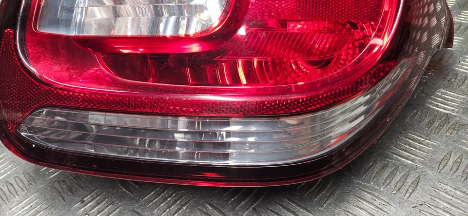 Piloto trasero derecho conductor citroen ds3 2010 o/s Foto 2 de 4