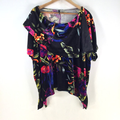 Taking shape womens top plus size M black floral short sleeve round neck 119298