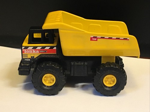 1998 Tonka Maisto Hasbro 768, 2001 Matchbox MHC 69 + Maisto Toy Dump Trucks - Picture 4 of 12