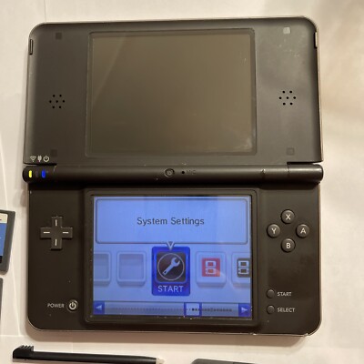 Nintendo DSi XL Bronze/Black Console & Game Lot As Is *Please Read